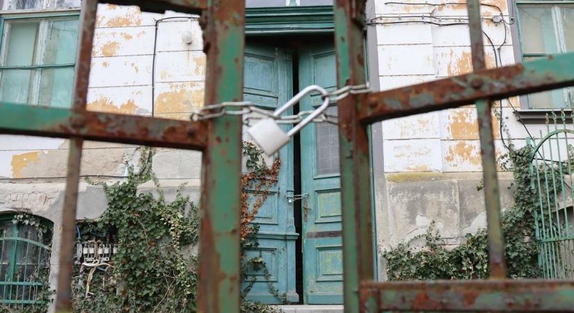 A makói pszichiátria egykori épülete üresen áll, új gazdát keres a múlt század egyik legkülönlegesebb egészségügyi intézménye