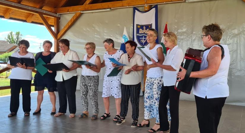 Szlovén-német nemzetiségi napot tartottak Rönökön
