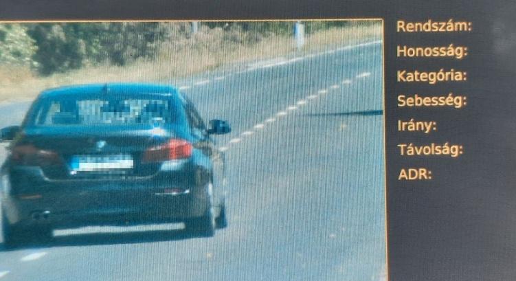 Rakétaként száguldott át a nógrádi falun a BMW-s