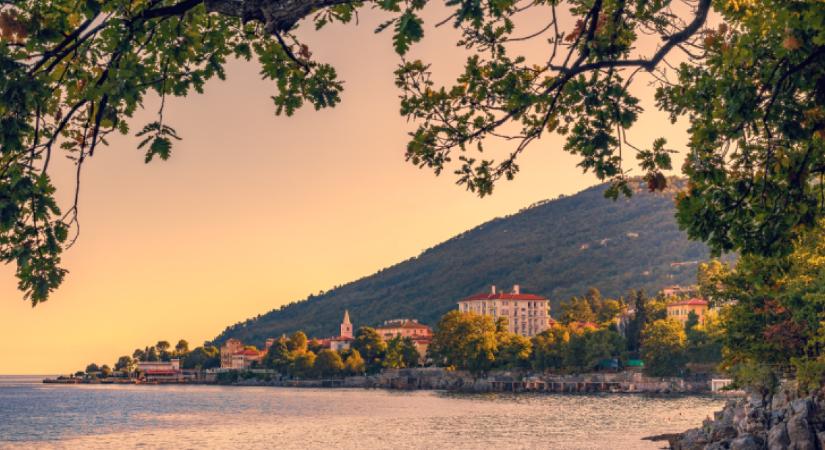 Hihetetlenül megnövekszik a forgalom a magyar nyaralók kedvenc célországában, külön figyelmeztetést adtak ki a turistáknak