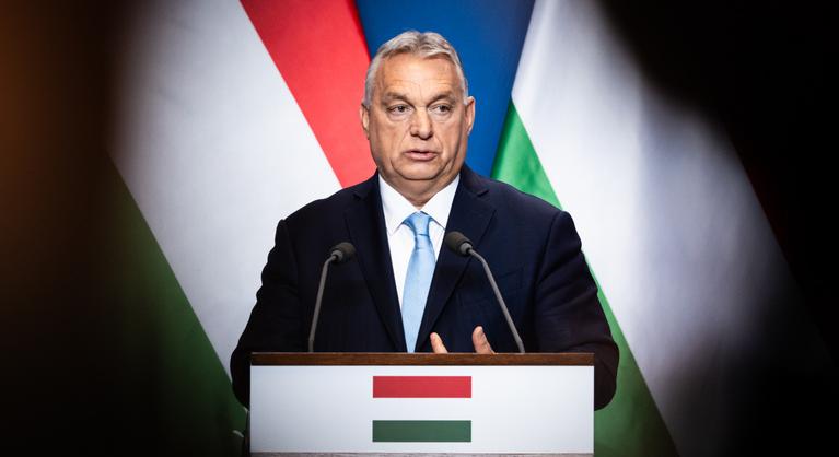 Orbán Viktor újra a Pride-ról üzent: Akárminek is gondolja magát, nem szórakozhat a nemzeti szimbólumainkkal