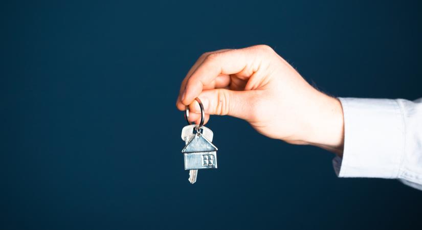 43 millióba kerül egy használt garzonlakás Győrben