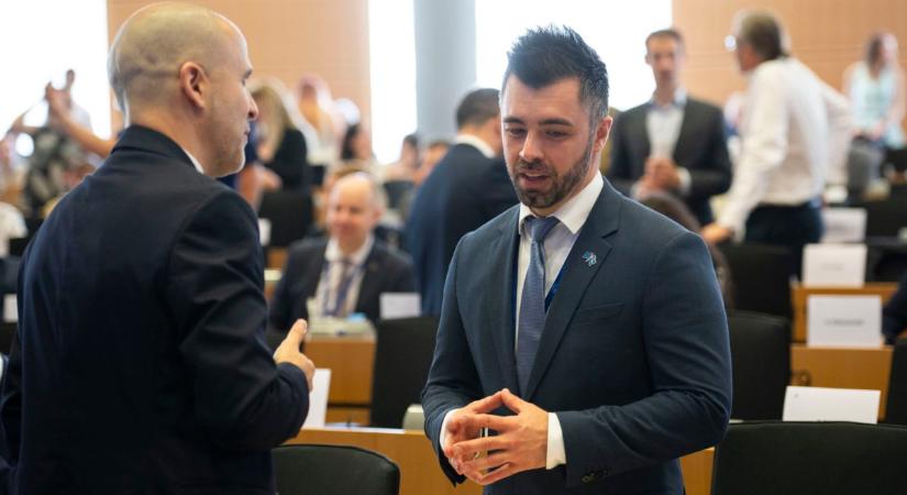Feljelentést tesz a budapesti kórház Kulja csótányozása miatt