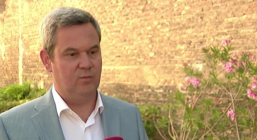Magánkórházból rendeltek berendezést Ruszin-Szendi Romulusz beavatkozásához  videó