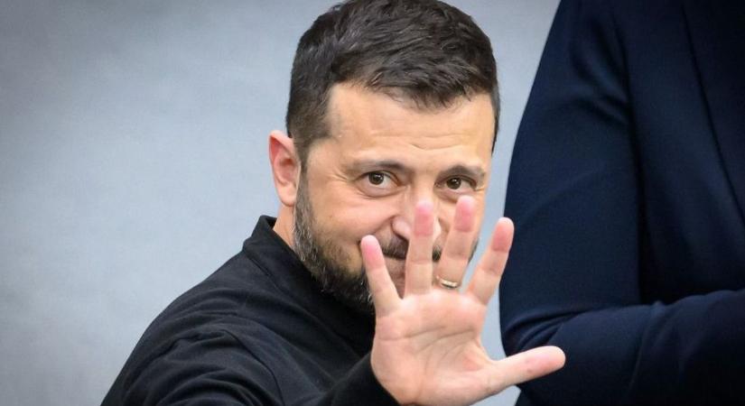 Kibújt a szög: a Magyar Péter mögé beálló Tibi atya szerint Ukrajna Európa háborúját vívja