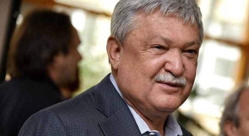 “Csányi te állat, b… meg az anyádat!”