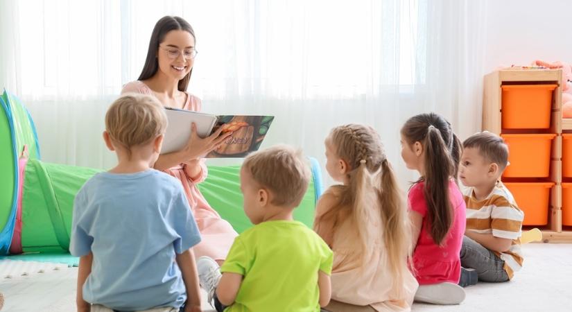 Szeptembertől és januártól tovább emelkedik a tanárok és az óvónők bére