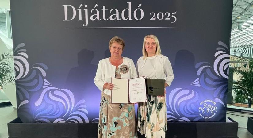 Családbarát Munkahely díjat kapott a Csolnoki Önkormányzat