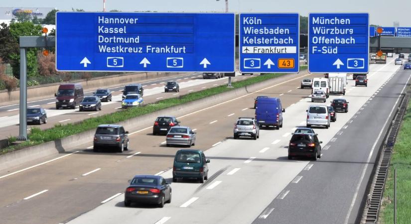 Aki német útra hajt, vigyázzon: akkora a hőség, hogy megrongálta az autópályákat
