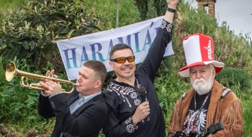 Ez lesz a nyár slágere? A Balcsira csalogatnak a fülbemászó dallamok