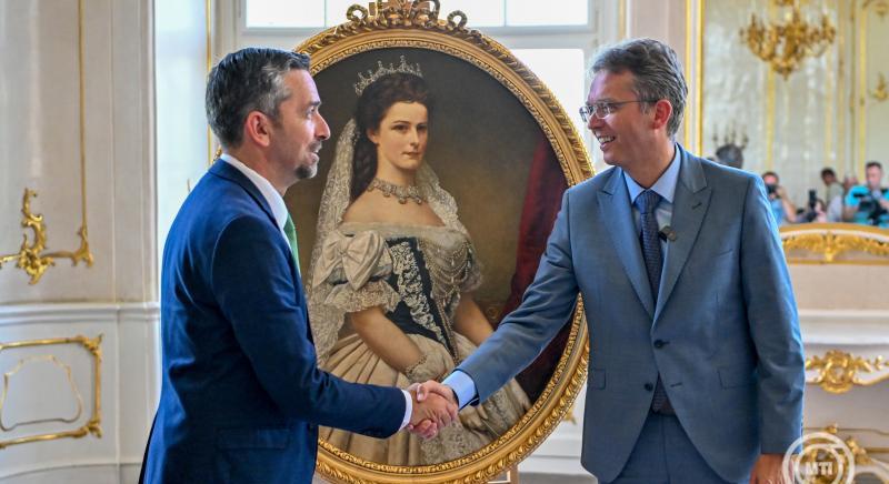 Erzsébet királynét ábrázoló, eddig ismeretlen festményt vásárolt meg a Gödöllői Királyi Kastély