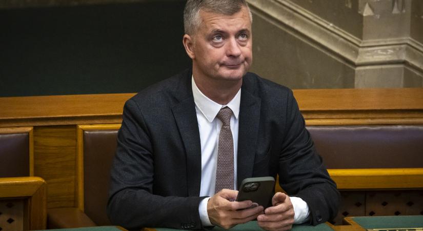 Kubatov fradikás rigmussal válaszolt Csányinak