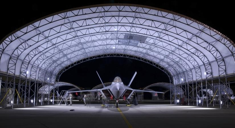 Megakadályozhatná-e Pearl Harbor lebombázását egyetlen F-22 Raptor?