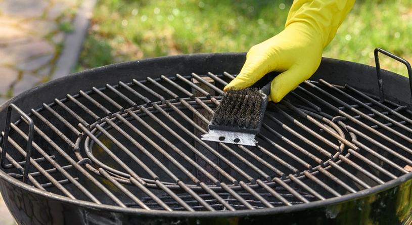 A faszenes grillező profi megtisztításának 5 lépése: ne hagyd ki egyiket sem!