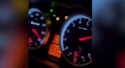 Elhinni is nehéz, de 390 km/h-s tempóval száguldozott egy autós Varsóban – videó