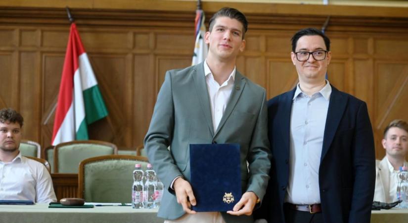 Új elnököt választottak a DEHÖK élére