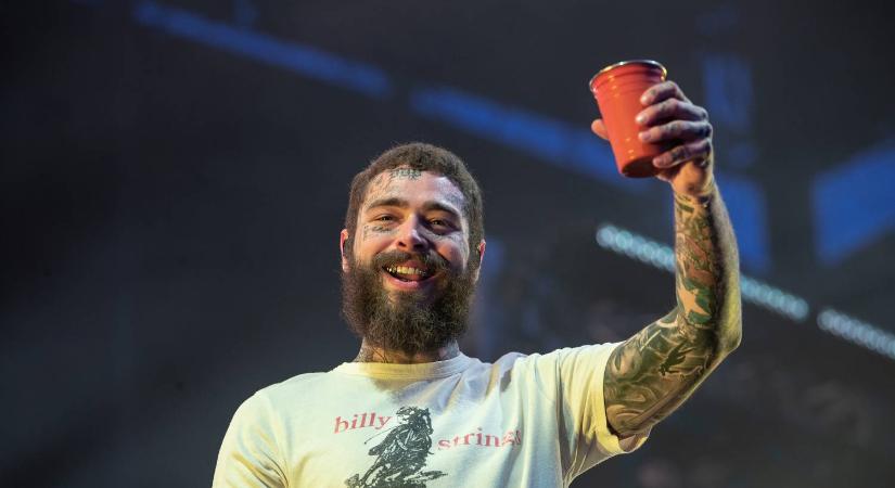 Post Malone alatt beszakadt a színpad, de a sörét megmentette - videó