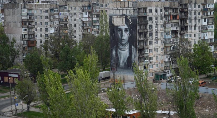 A Beszélgetések fontos dolgokról nevű órán azt tanítják a gyerekeknek, hogy Mariupol felszabadult a nácik uralma alól