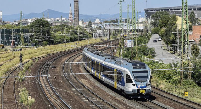 Ismét MÁV-gubanc van a győri fővonalon, pótlóbuszok szállítják az utasokat