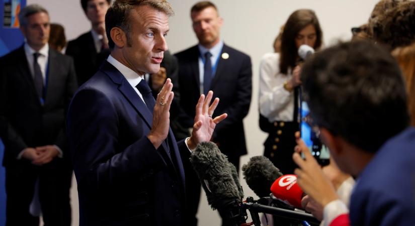 Kreml: Macron kezdeményezte a telefonbeszélgetést Putyinnal