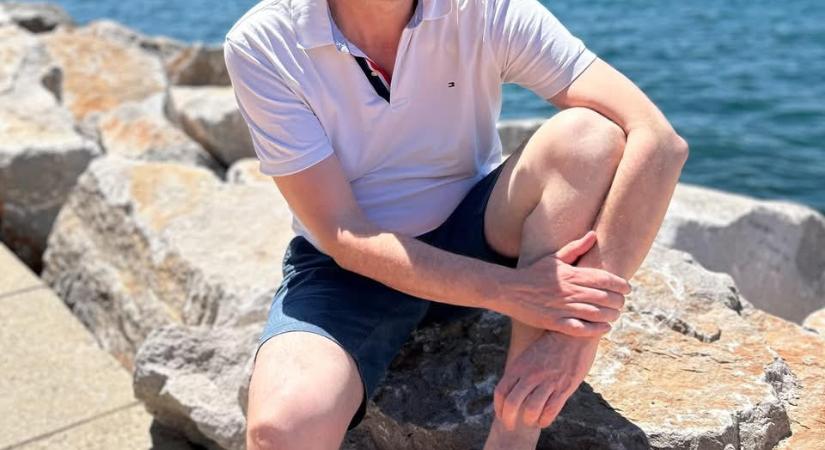 Karácsony már nyaral – Szentkirályi üzeni: hűsöljön, a fővárosiak 40 fokos dugóban!