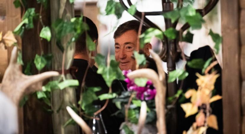 Kiszámolták, hogy 2010 óta hány milliárdnyi uniós pénz ment a 13 legNEResebb vállalkozóhoz