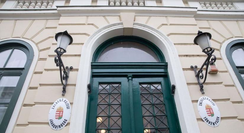 Halálra verték, majd elrejtették a holttestét - kilenc év börtönre ítélték az elsőrendű vádlottat