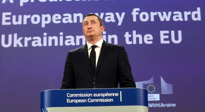 Minden ráfér az arcára: esze ágába sincs lemondani Zelenszkij jobbkezének, akit korrupcióval gyanúsítanak