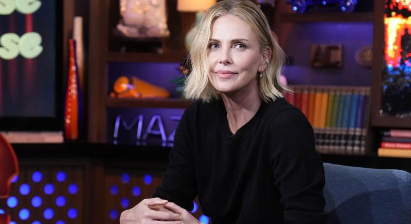 Charlize Theron az egyéjszakás kalandjairól mesélt: „Nemrég egy 26 évessel voltam”