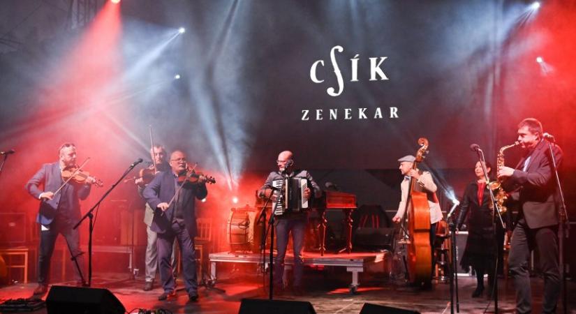 Ferenczi György, a Muzsikás és a Csík Zenekar is Magyarföldre megy