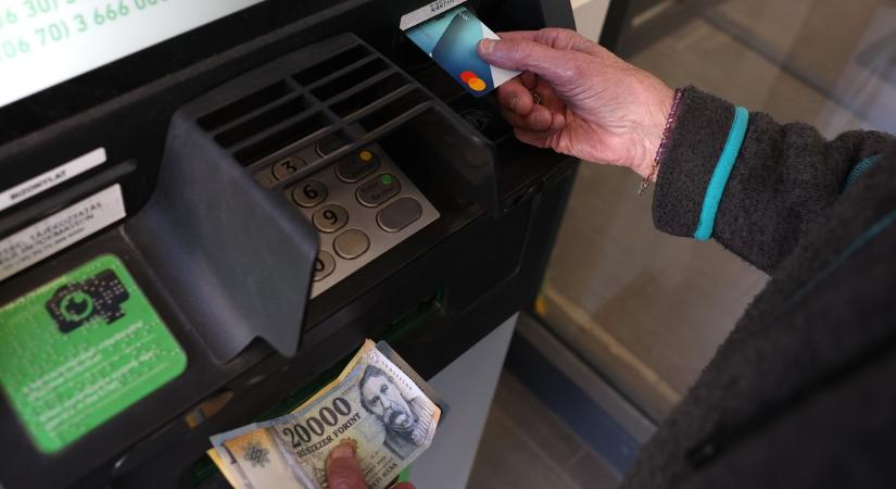 Az EU döntött: június végétől megváltoznak a magyarországi ATM-ek is - így fog kinézni a készpénzfelvétel