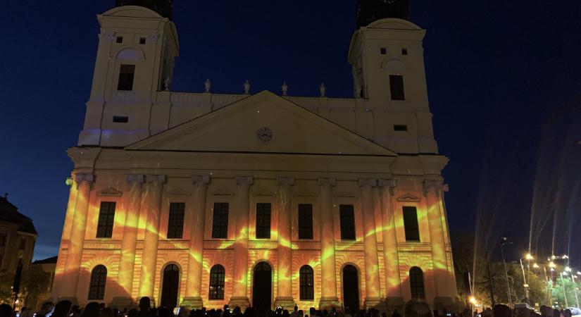Debrecen főterén térítenek, és bővítenék a gyülekezeteket a Felnézek Fesztivál szervezői