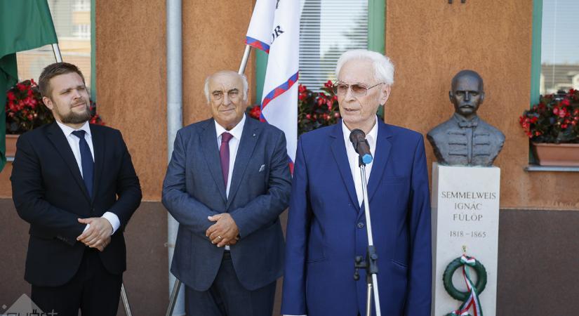 Szigetben is Semmelweisre emlékeztek