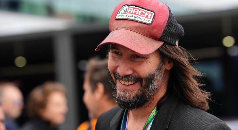 Keanu Reevesszel készül az új F1-es filmsorozat