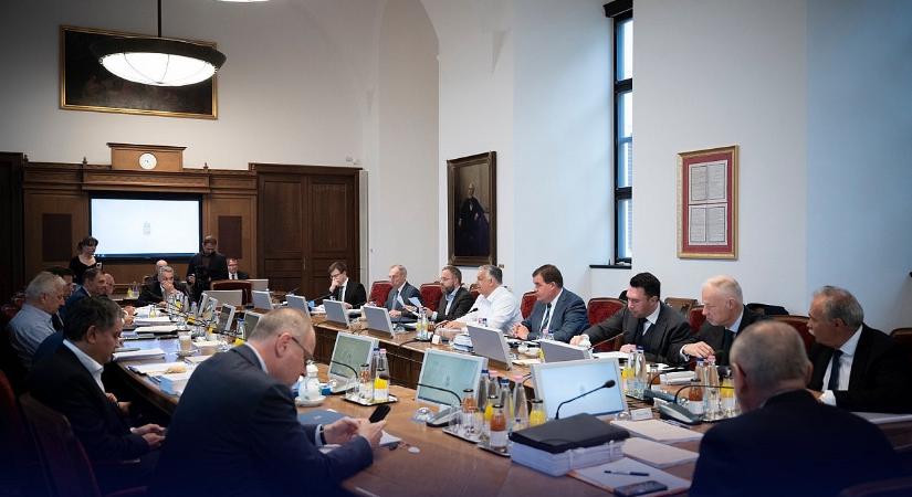 Orbán Viktor: jön a korhatár nélküli lakásvásárlási hitel