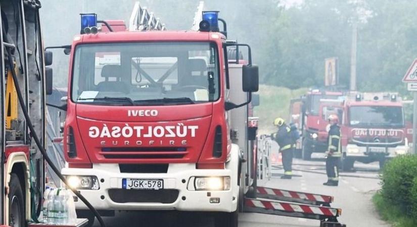 Szólt a sziréna: a Rózsadombra siettek a borsodi tűzoltók