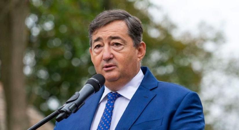 Kormánylapok oktatják ki a NER milliárdosait: nem lesz így jó, ha 2026-ig nem változtatnak a mentalitásukon