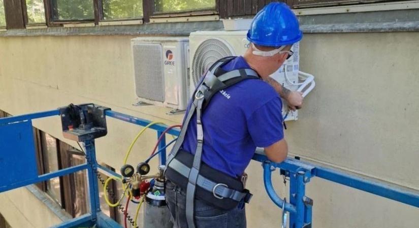 Ötvenkét légkondi kerül ki a győri szakrendelőkbe
