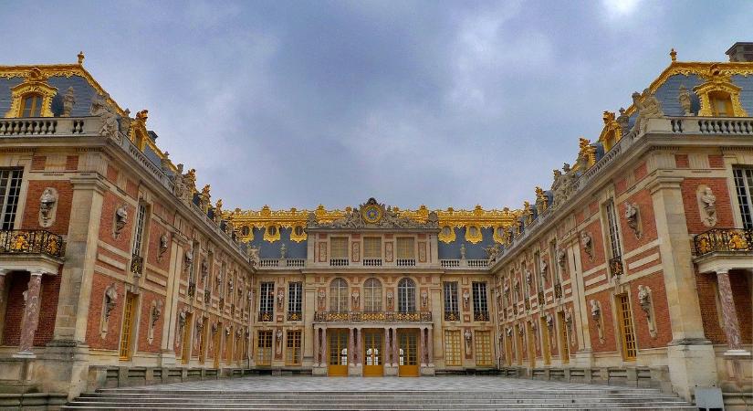 A pokoli hőségre panaszkodott, majd összeesett egy 10 éves kislány a versailles-i palota udvarán – nem lehetett megmenteni az életét