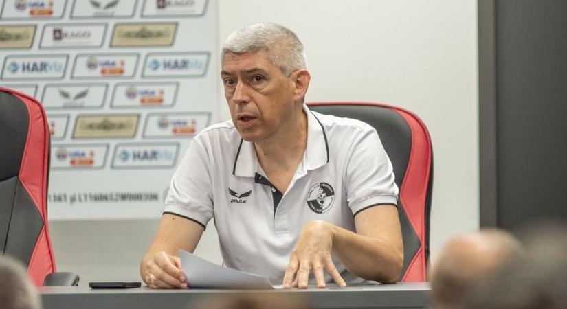Élő adásban támadta a román riporter a Csíkszereda vezetőjét a magyarok miatt