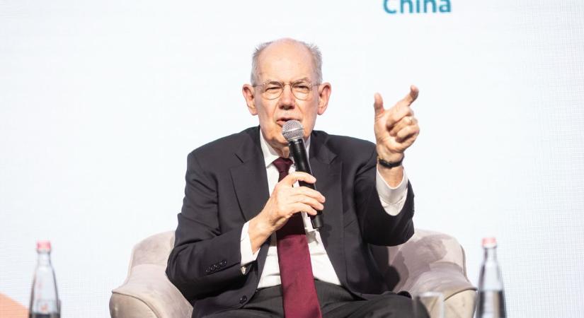 „Ne álljatok egyik oldalra sem!”– John Mearsheimer tanácsa Magyarországnak