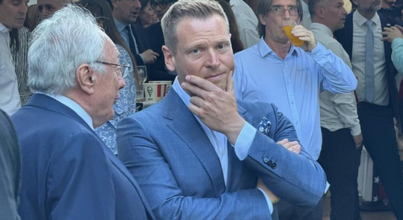 Tiborcz István és más NER-es celebek is elmentek az amerikai nagykövetség függetlenség napi fogadására