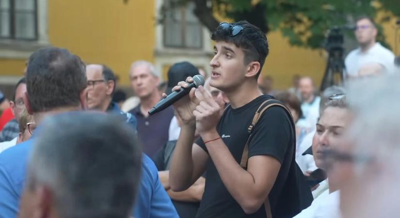 „A továbbtanulás lenne a legfontosabb, de ez olyan kilátástalan, hogy meg se próbálom” – a Lázár Jánossal vitába keveredő fiatalt kérdeztük