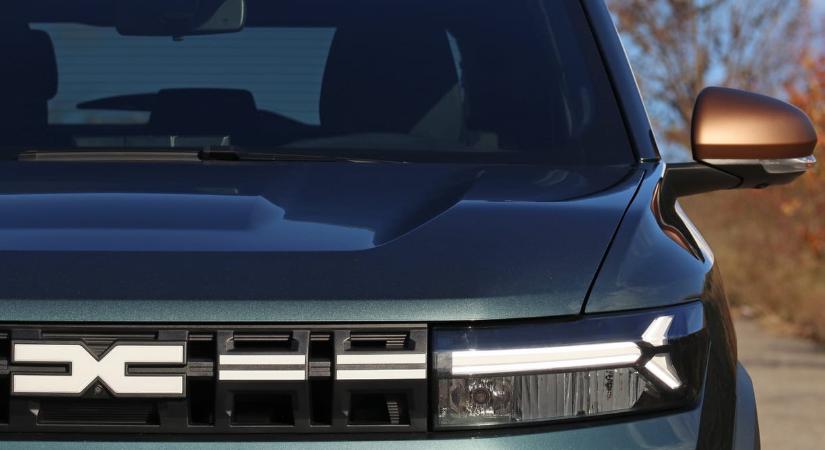 Jön a tisztán elektromos Dacia Duster