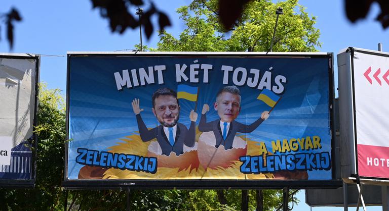 Beleállt a magyar kormányba az ukrán külügy, ostobának nevezték az utcákon feltűnt plakátokat