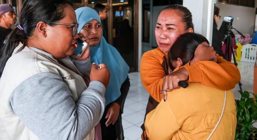 Elsüllyedt egy komp Bali mellett, négyen meghaltak