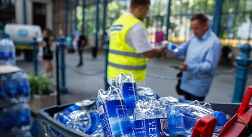 Vizet oszt a MÁV a rekkenő hőség miatt – Mutatjuk, hol lehet frissítőhöz jutni a nagy melegben