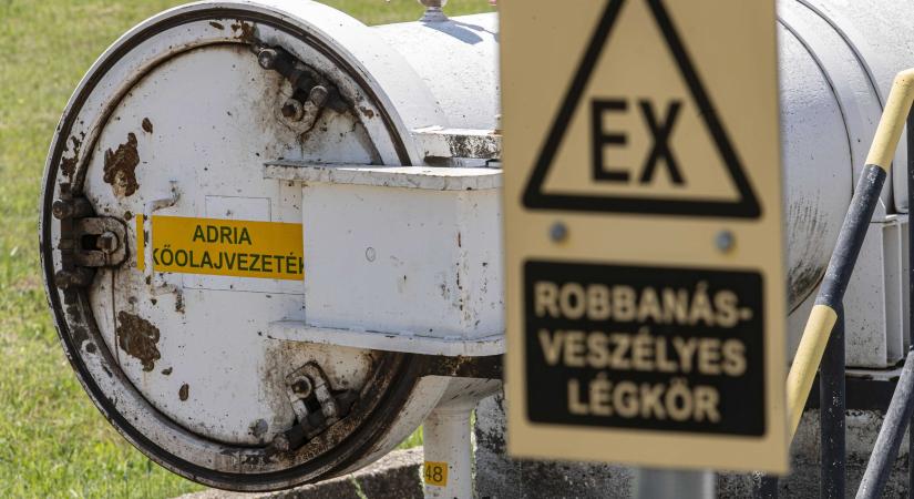 Vezeték lenne elég, de leválás helyett az orosz olaj elosztására készül a kormány