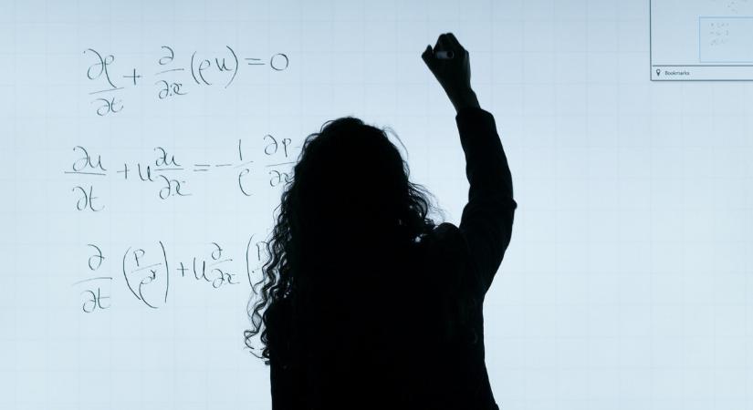 Szeptembertől emelkedik a tanárok és az óvónők bére
