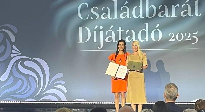 Családbarát munkahely Pakson: így vigyáz a dolgozók gyermekeire a helyi cég